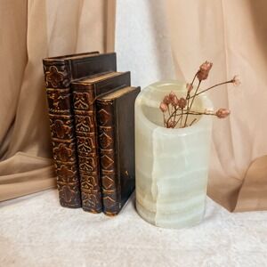 Onyx‎ Cylinder Vase